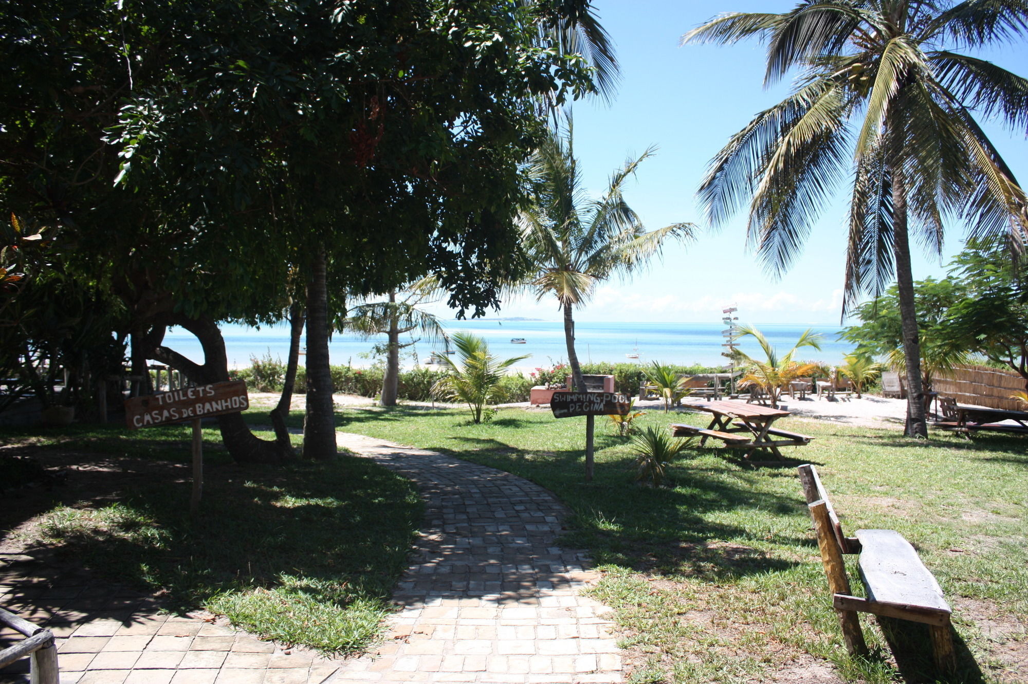 Baobab Beach Lodge And Backpackers Vilanculos Bagian luar foto