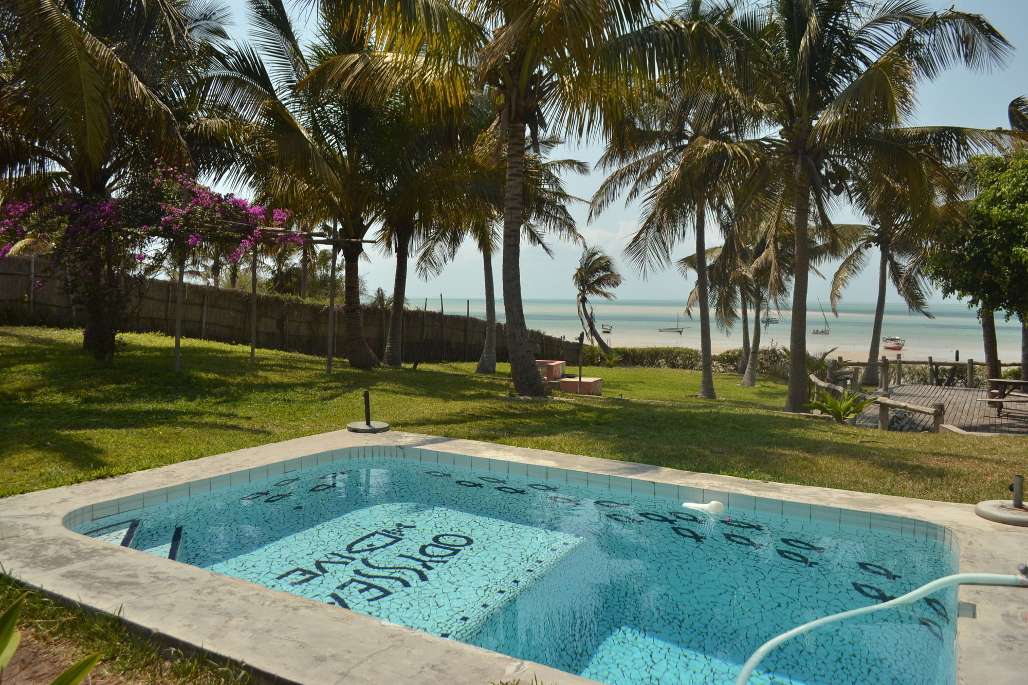 Baobab Beach Lodge And Backpackers Vilanculos Bagian luar foto